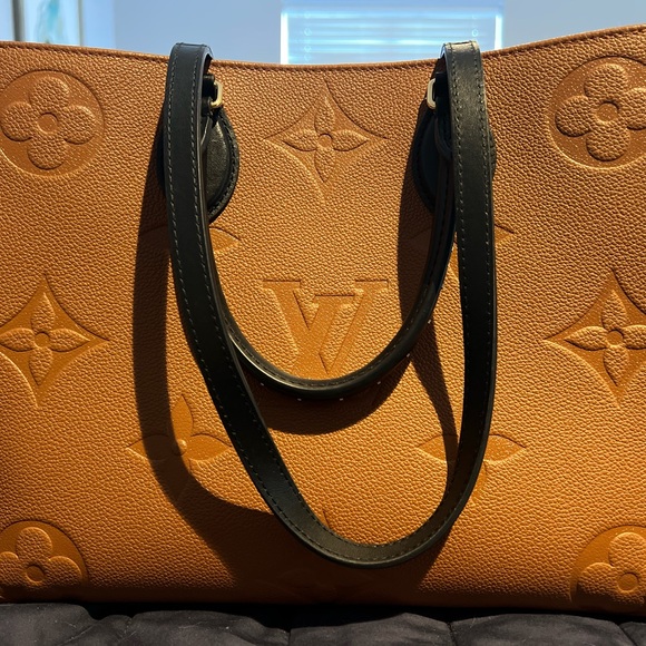 RARE!! Louis Vuitton OnTheGo Wild at Heart Tote Bag - Picture 3 of 8